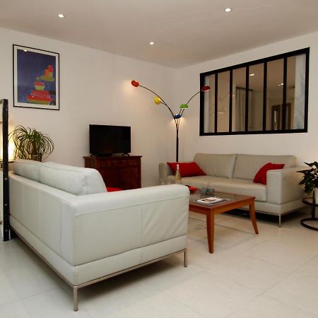 Le 26 Apartment Nimes Bagian luar foto