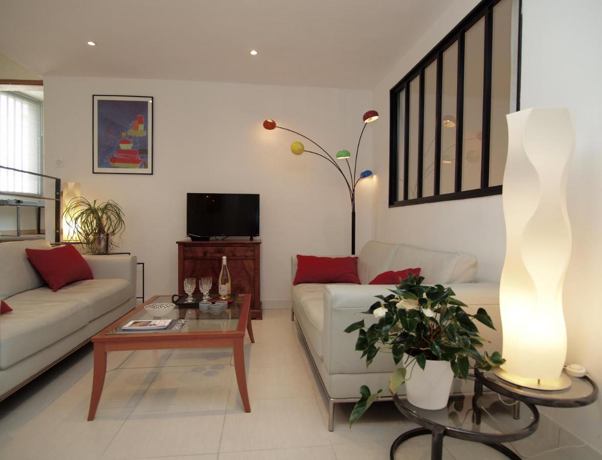 Le 26 Apartment Nimes Bagian luar foto