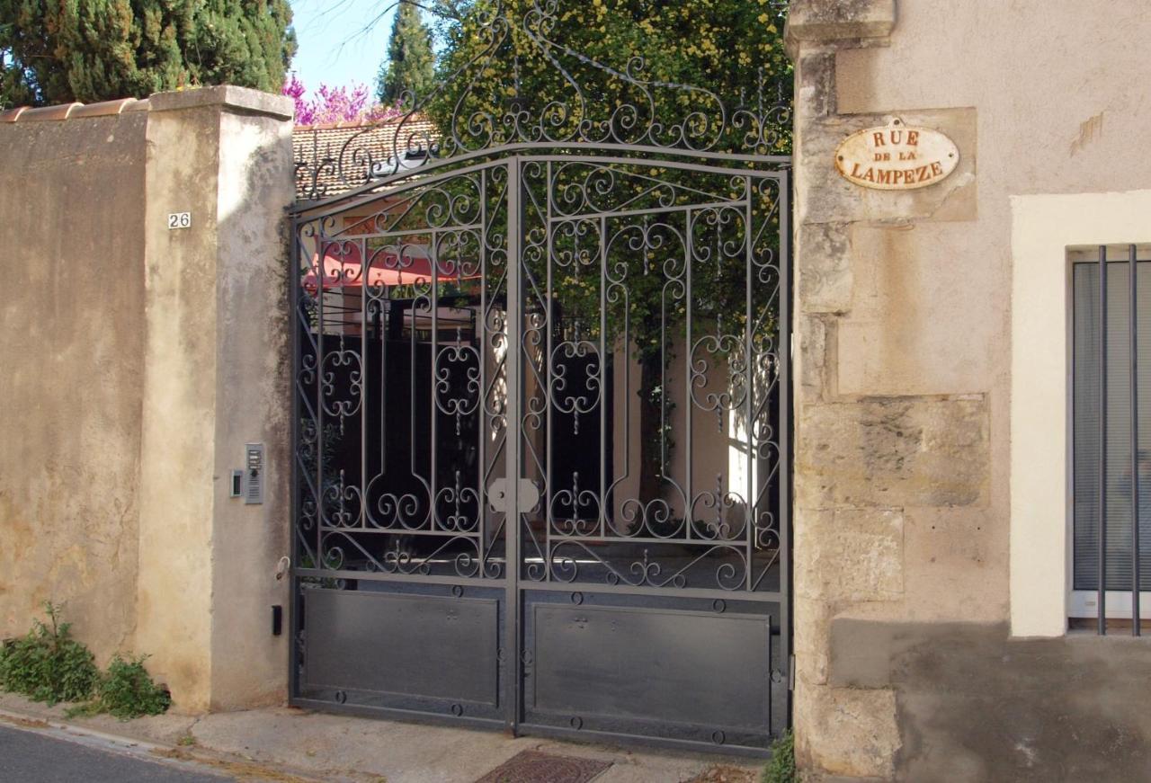 Le 26 Apartment Nimes Bagian luar foto