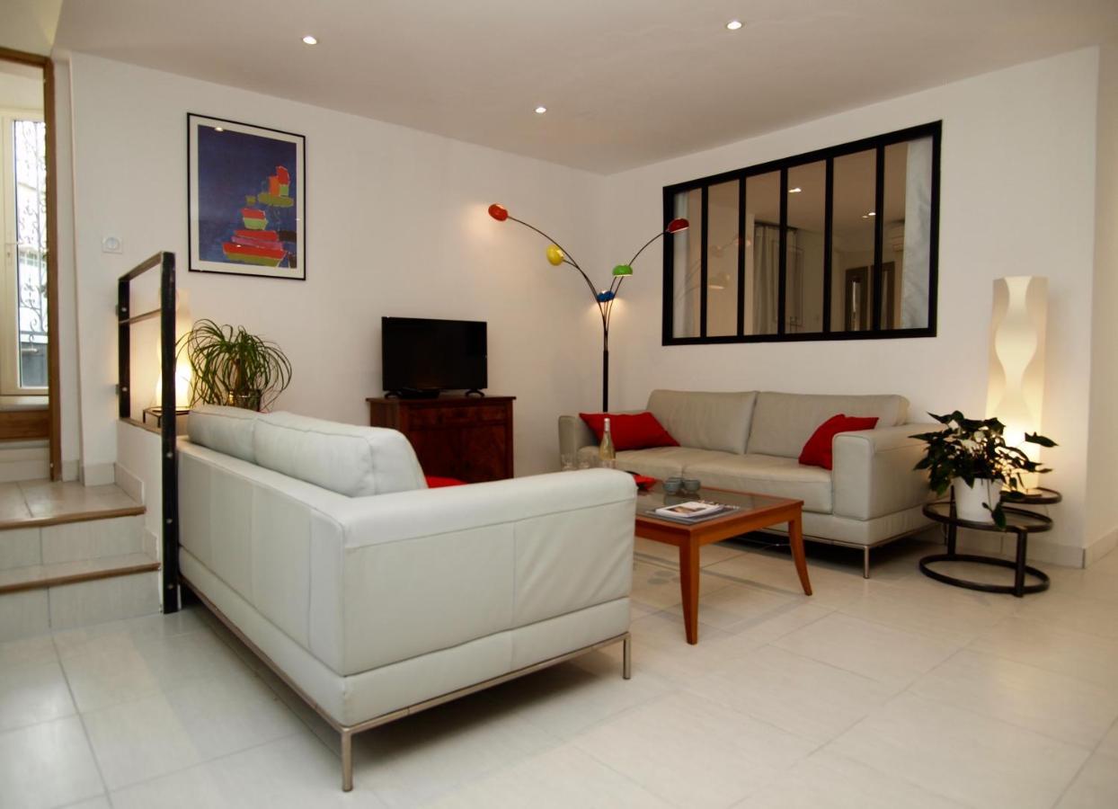 Le 26 Apartment Nimes Bagian luar foto