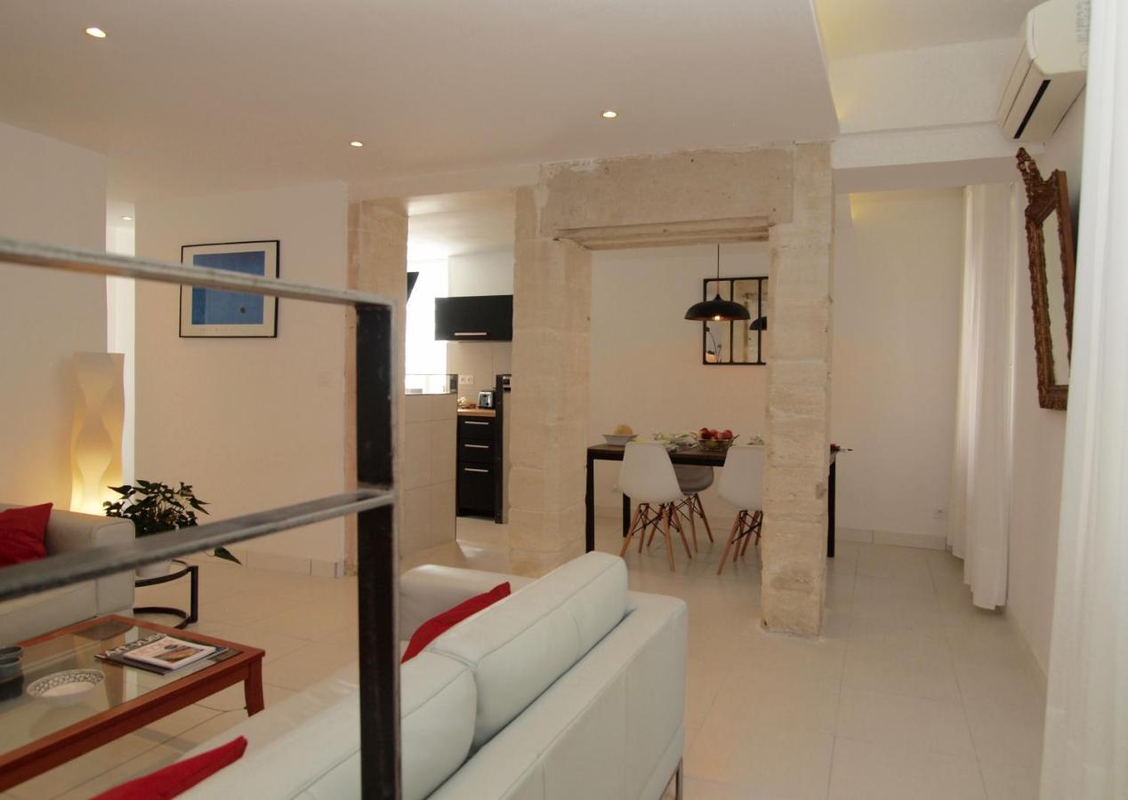 Le 26 Apartment Nimes Bagian luar foto