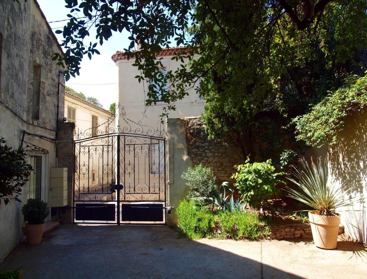 Le 26 Apartment Nimes Bagian luar foto